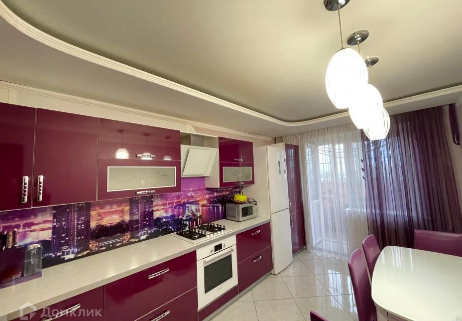 Сдаётся 2-комнатная квартира, 65 м²