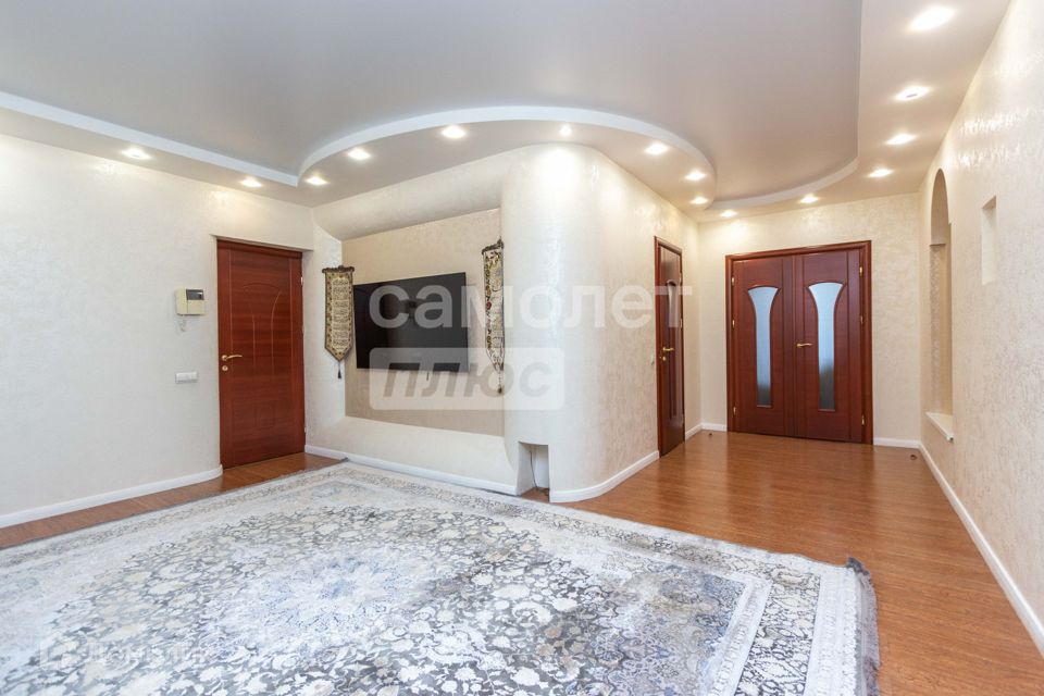 Продаётся 4-комнатная квартира, 154.2 м²
