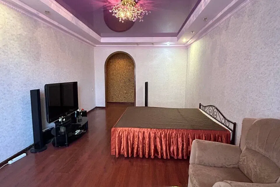 Сдаётся 2-комнатная квартира, 75 м²