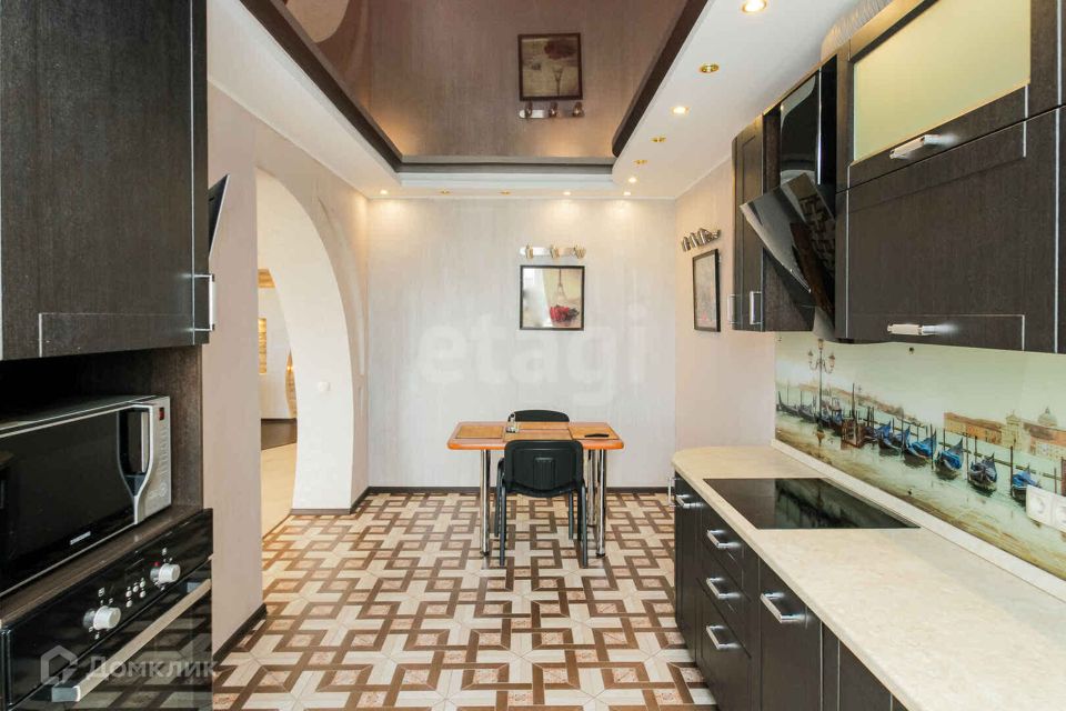 Продаётся 3-комнатная квартира, 110.8 м²
