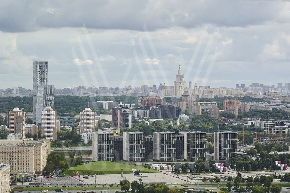 Продаётся 3-комнатная квартира, 146 м²