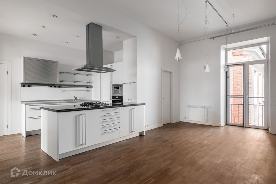 Сдаётся 5-комнатная квартира, 335 м²