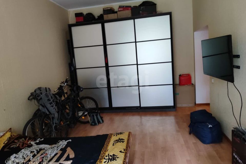 Продаётся 2-комнатная квартира, 100 м²