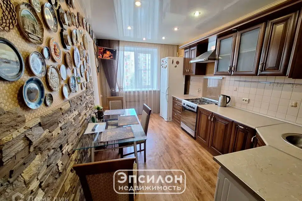 Сдаётся 2-комнатная квартира, 64.5 м²