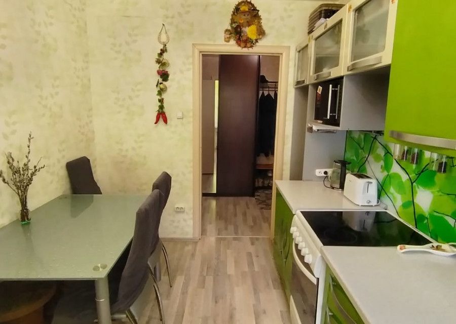 Продаётся 4-комнатная квартира, 62 м²