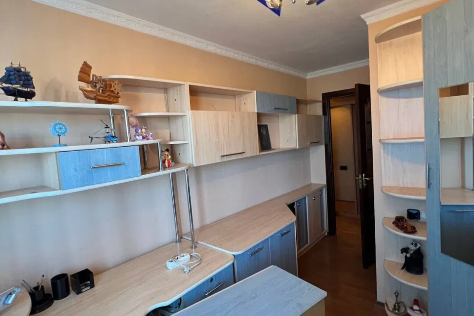 Продаётся 3-комнатная квартира, 82 м²