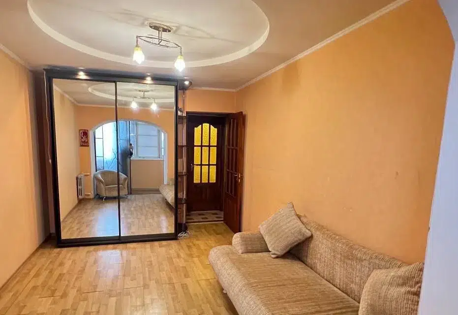 Продаётся 2-комнатная квартира, 43.8 м²