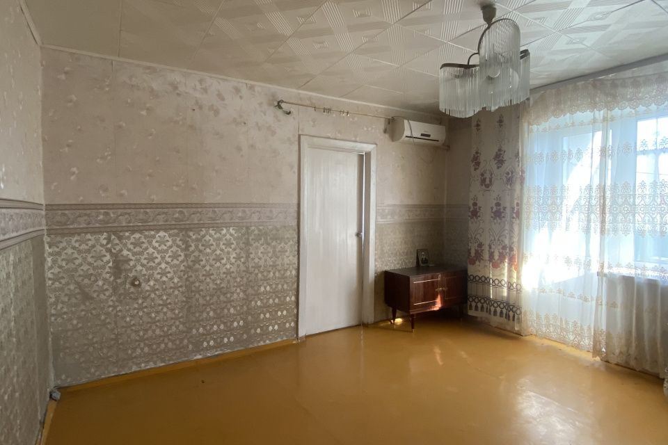 Продаётся 4-комнатная квартира, 63.7 м²