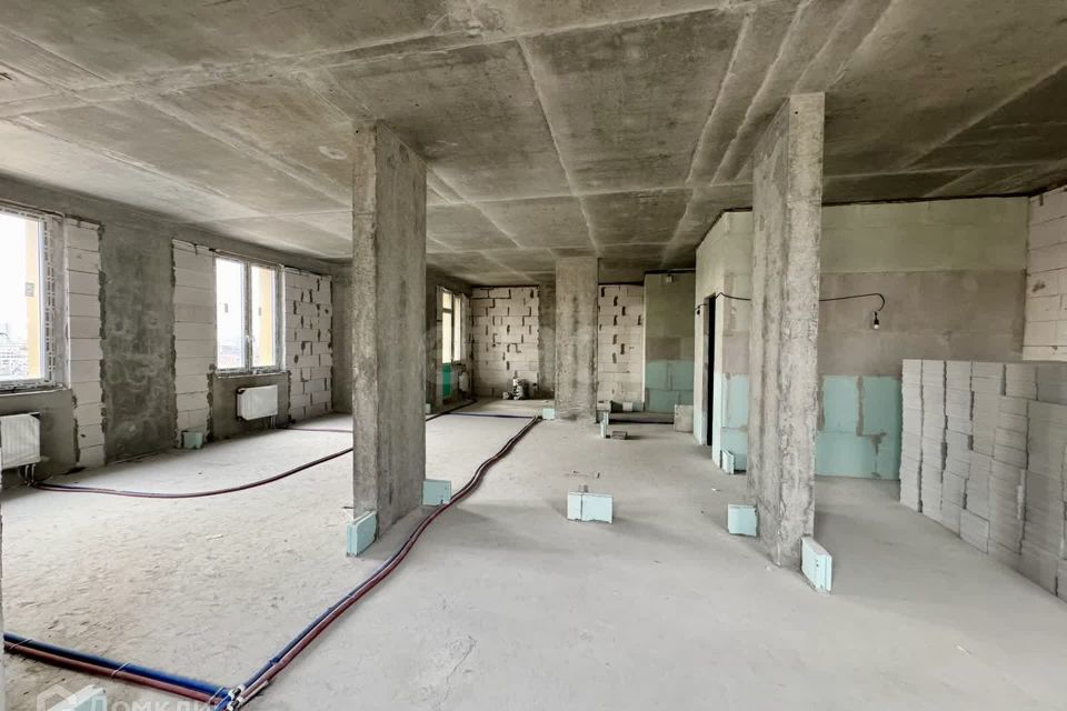 Продаётся 4-комнатная квартира, 109.9 м²