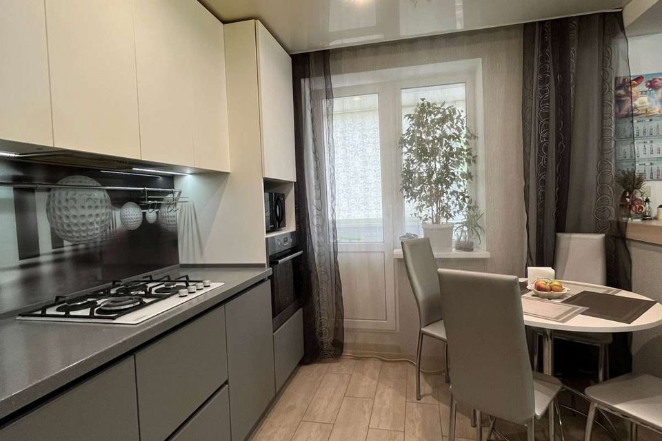 Продаётся 4-комнатная квартира, 84.8 м²