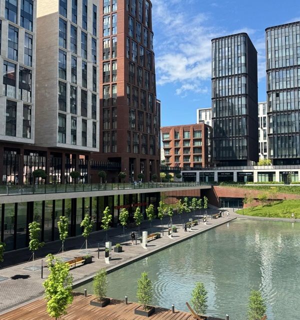 Продаётся 6-комнатная квартира, 310 м²
