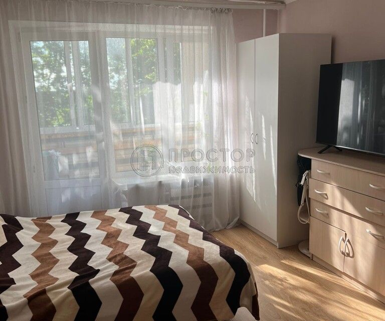 Продаётся комната в 4-комн. квартире, 80 м²