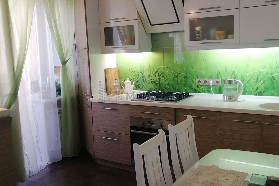 Продаётся 4-комнатная квартира, 82.9 м²