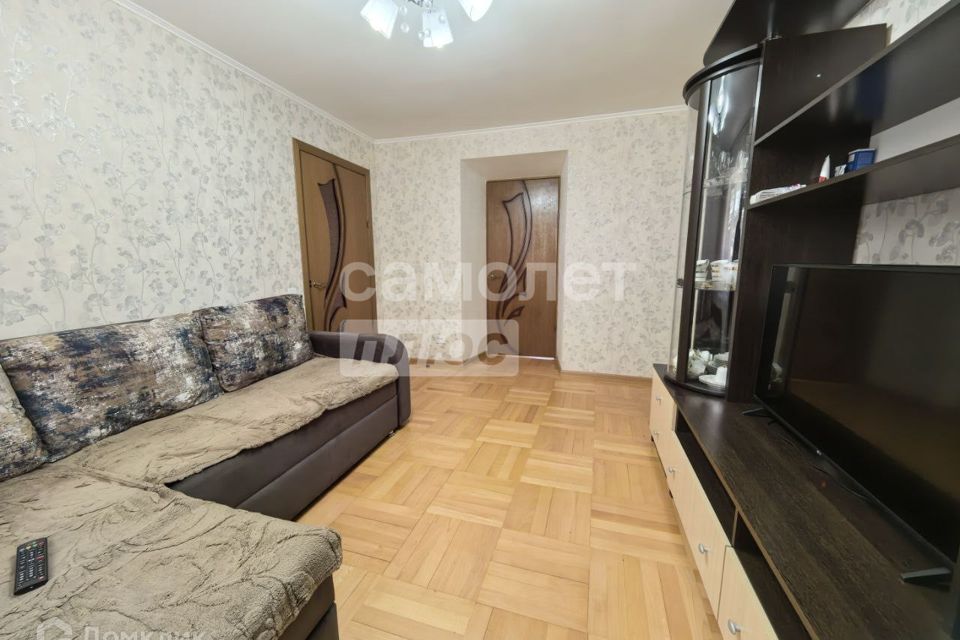 Продаётся 4-комнатная квартира, 57 м²