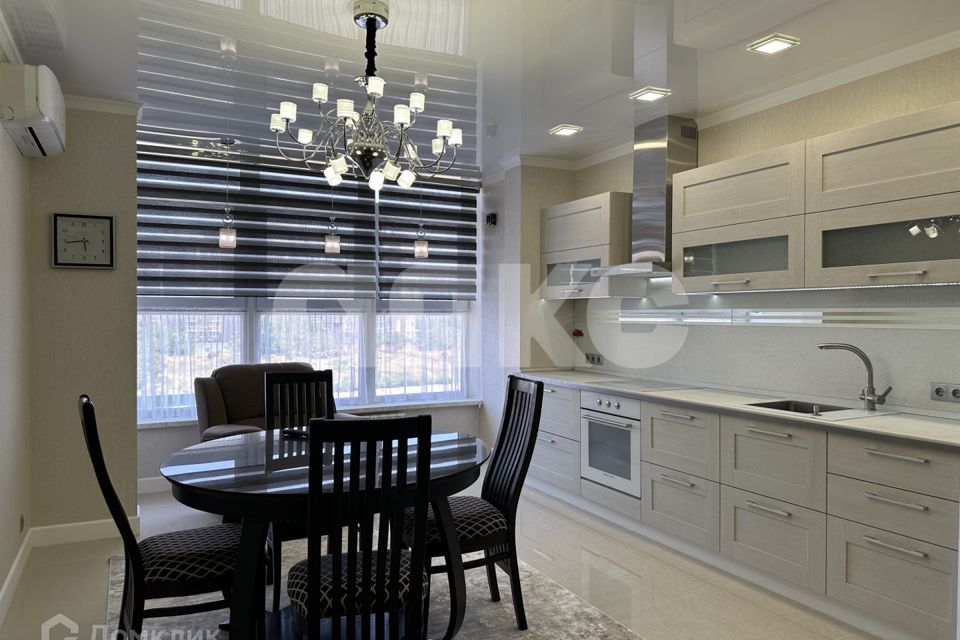 Продаётся 2-комнатная квартира, 77 м²