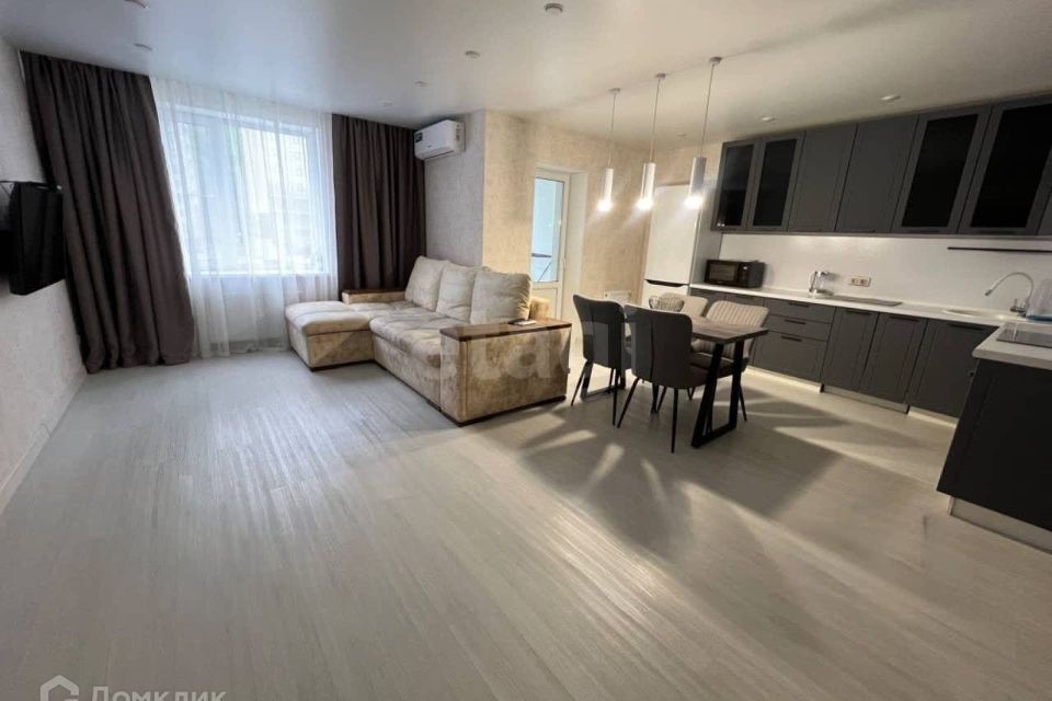 Сдаётся 2-комнатная квартира, 65 м²