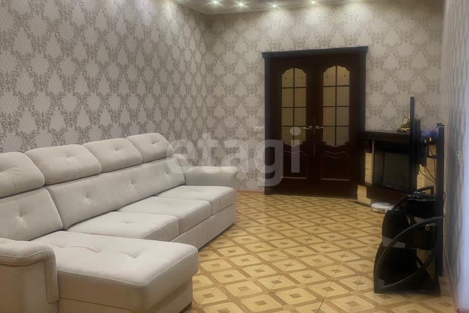 Продаётся 3-комнатная квартира, 106.6 м²