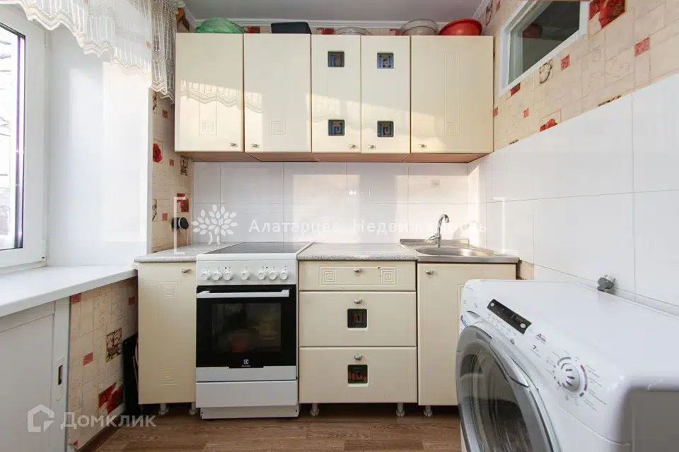 Продаётся 3-комнатная квартира, 50.7 м²
