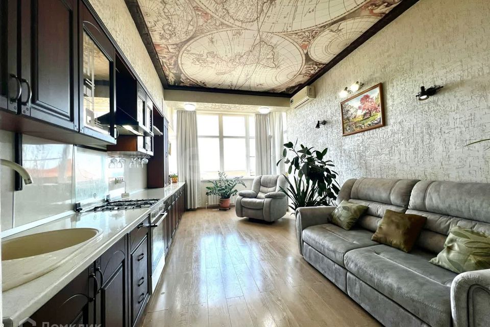 Продаётся 1-комнатная квартира, 55.7 м²