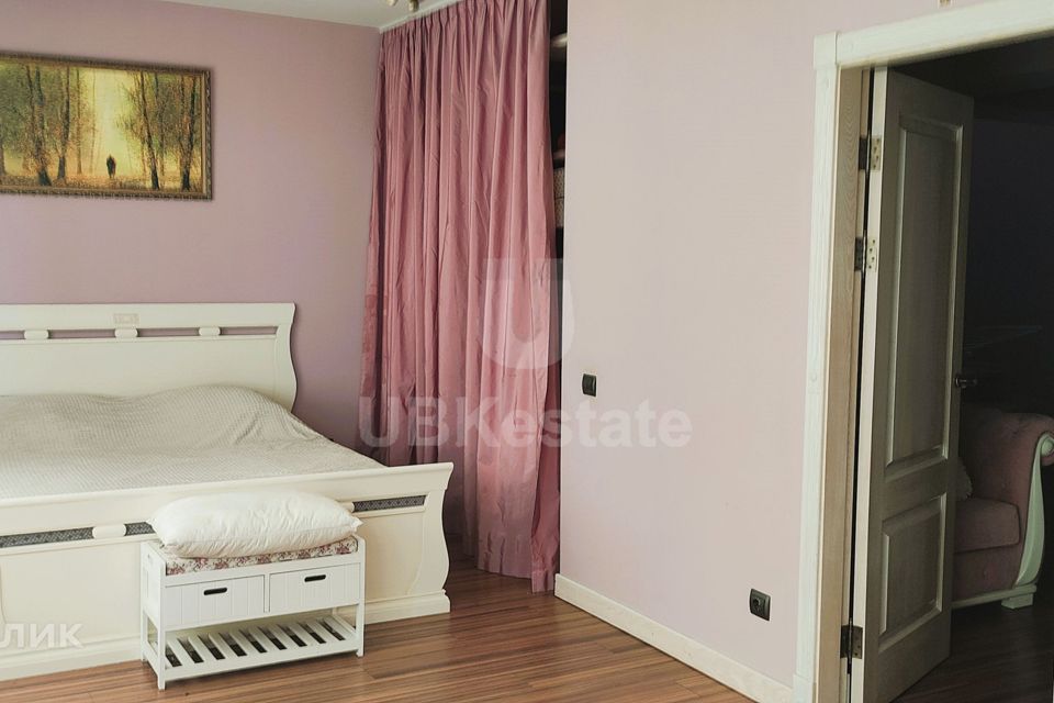 Продаётся 3-комнатная квартира, 130 м²