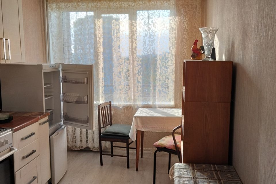 Сдаётся 1-комнатная квартира, 42 м²