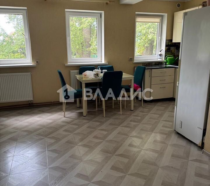 Продаётся 4-комнатная квартира, 60 м²