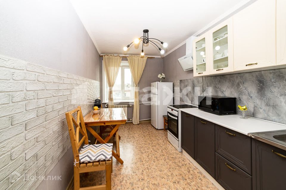Продаётся 4-комнатная квартира, 75 м²