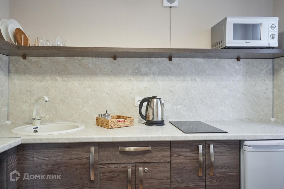 Продаётся 1-комнатная квартира, 42 м²