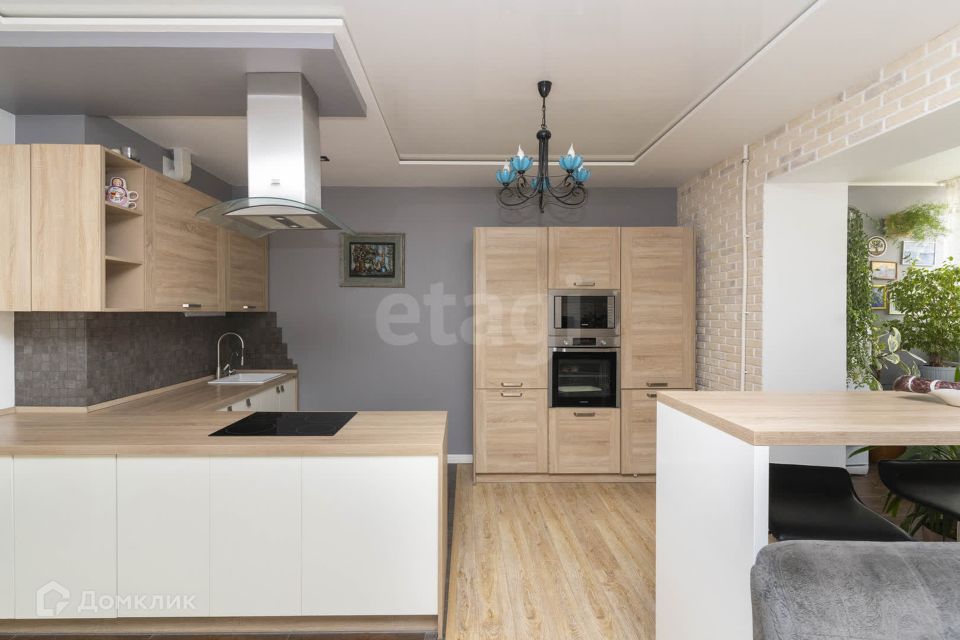 Продаётся 2-комнатная квартира, 94.2 м²