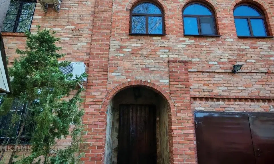 Продаётся 2-этажный дом, 230 м²