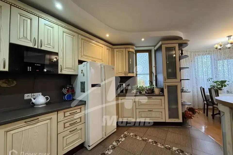 Продаётся 4-комнатная квартира, 117.3 м²