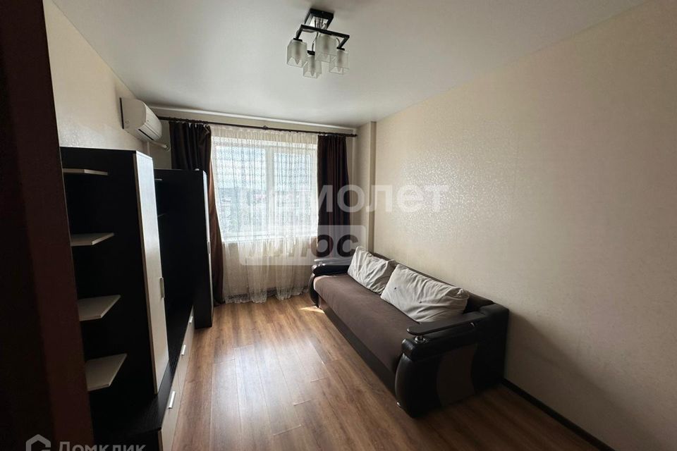 Продаётся 1-комнатная квартира, 37.4 м²