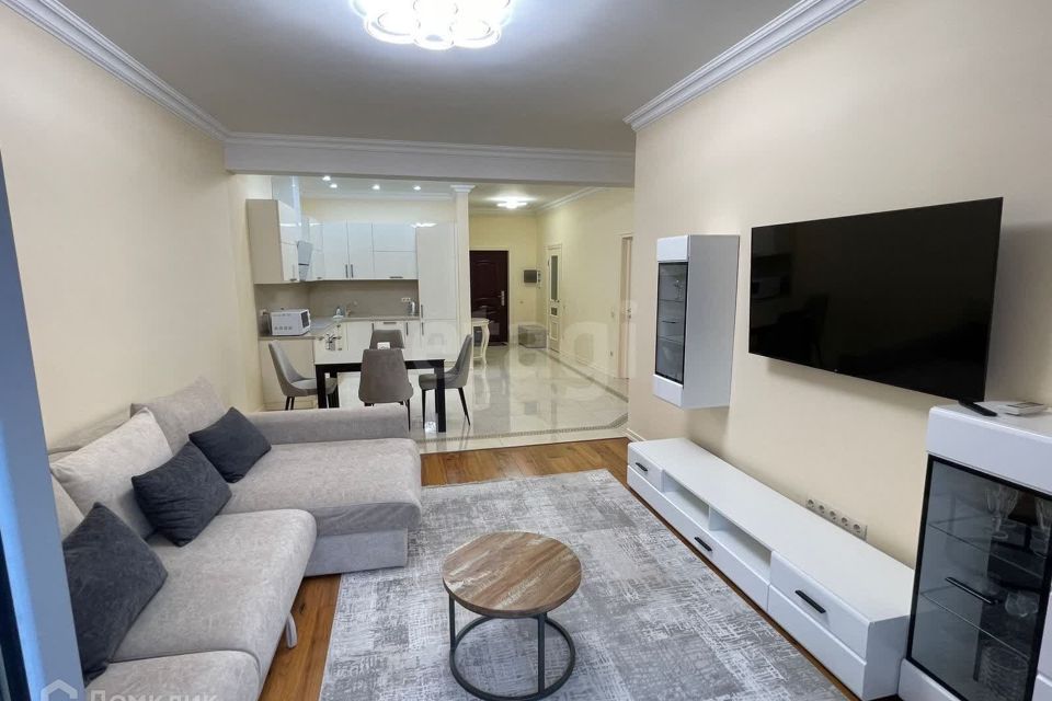 Продаётся 1-комнатная квартира, 72 м²
