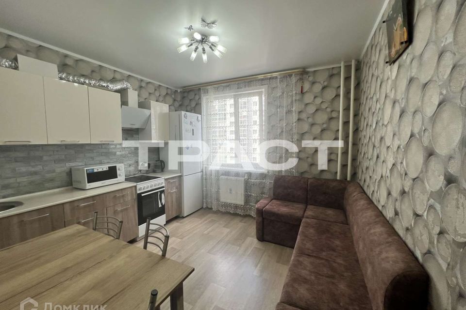 Продаётся 1-комнатная квартира, 37.4 м²