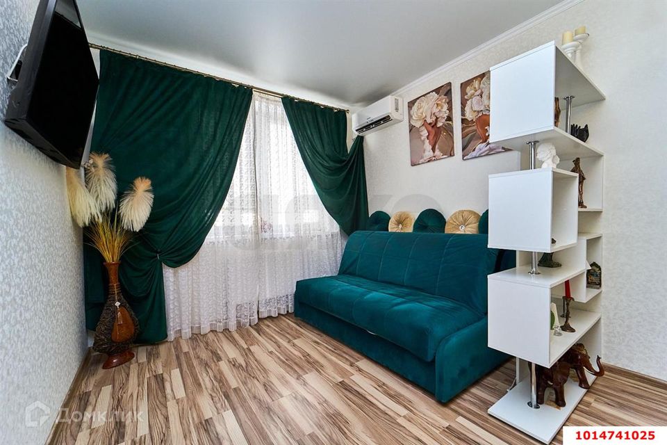 Продаётся 1-комнатная квартира, 42 м²