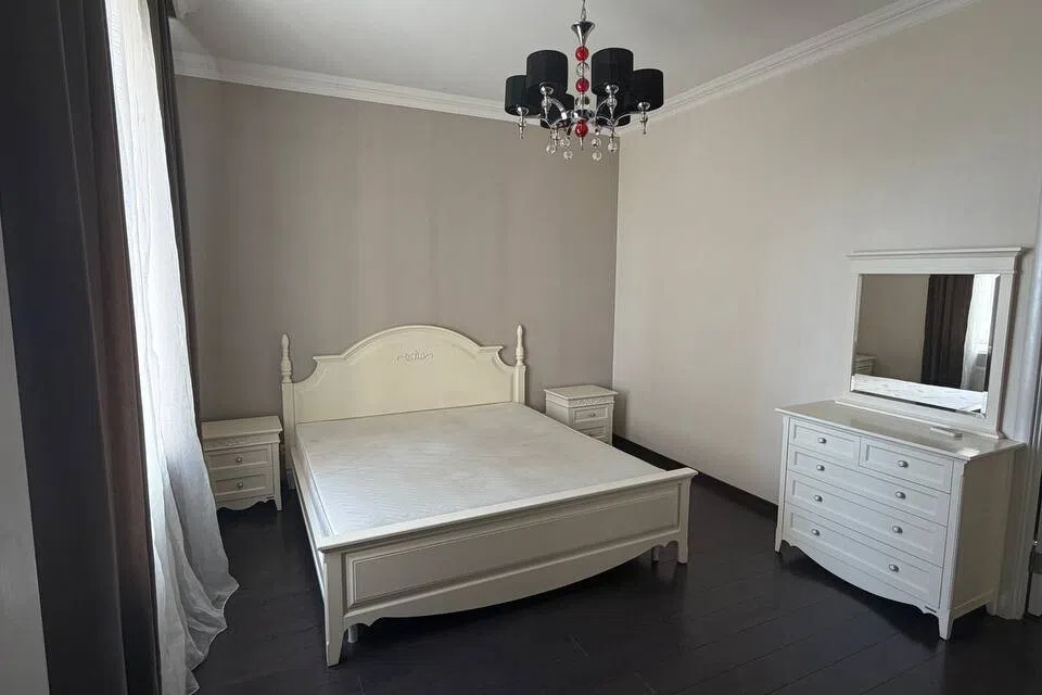 Сдаётся 2-комнатная квартира, 76 м²