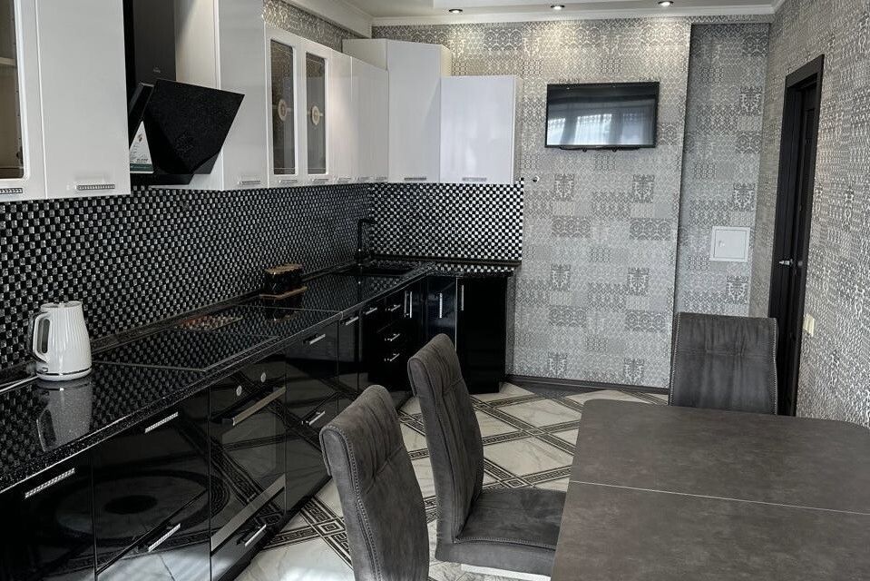 Продаётся 2-комнатная квартира, 69.9 м²