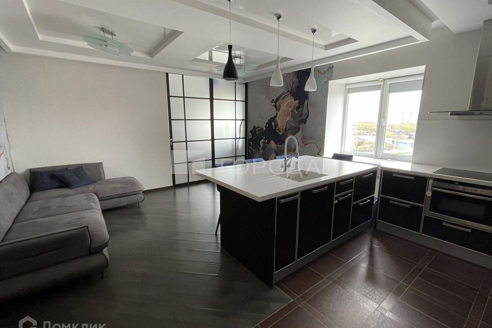 Продаётся 3-комнатная квартира, 93 м²