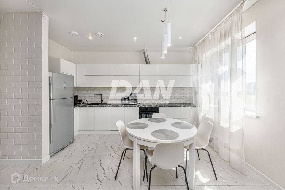 Продаётся 3-комнатная квартира, 92.3 м²