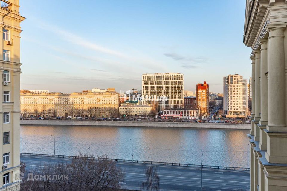 Продаётся 4-комнатная квартира, 104.7 м²