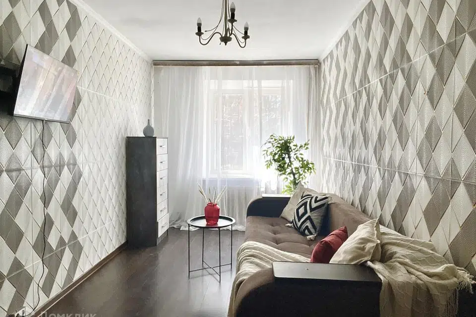 Продаётся 3-комнатная квартира, 56.7 м²