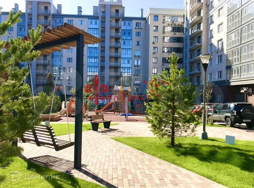 Продаётся 3-комнатная квартира, 108 м²