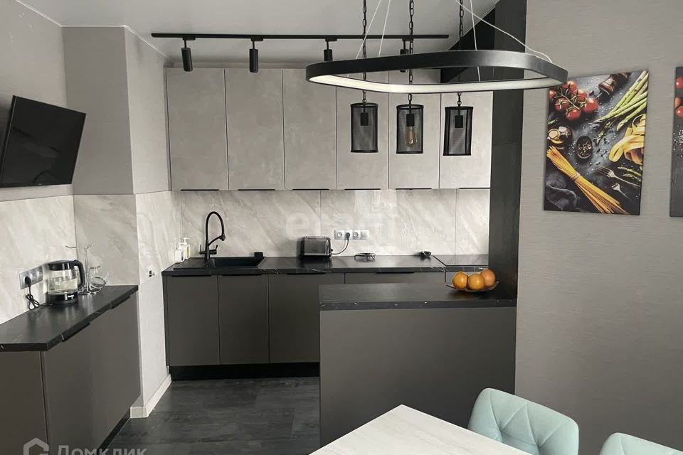 Продаётся 3-комнатная квартира, 97.7 м²