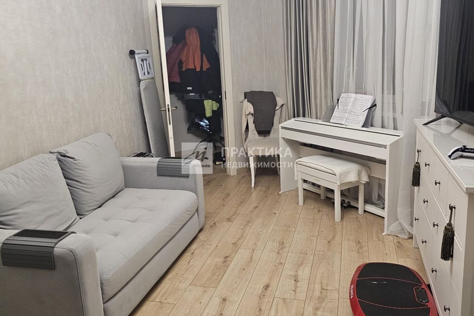 Продаётся 2-комнатная квартира, 65 м²