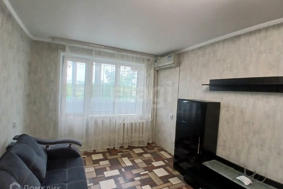 Продаётся 4-комнатная квартира, 72 м²