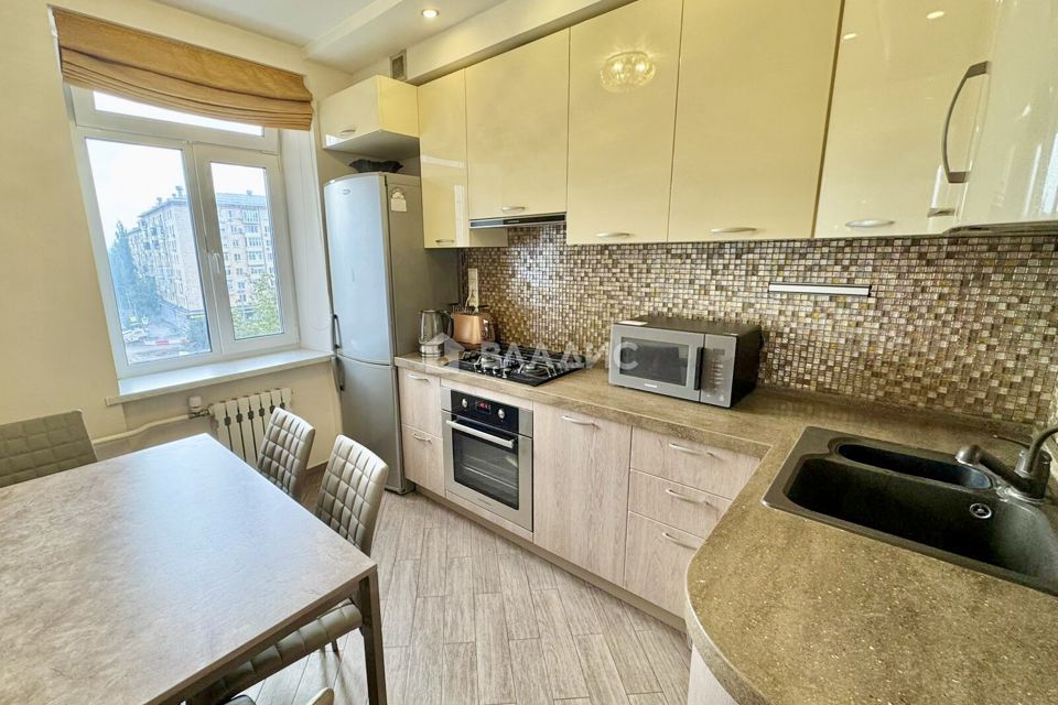 Продаётся 3-комнатная квартира, 65 м²