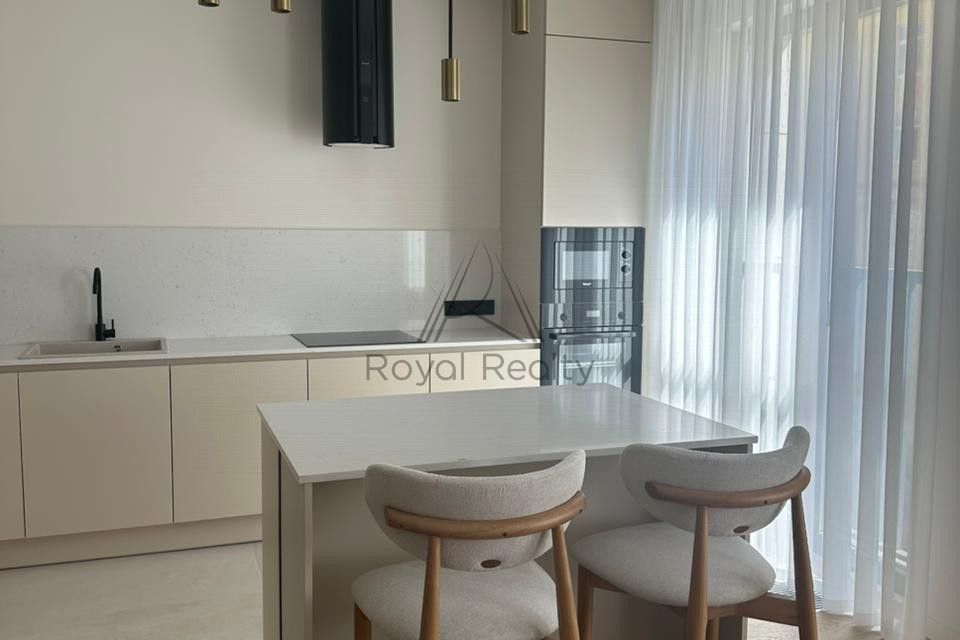 Сдаётся 3-комнатная квартира, 160 м²