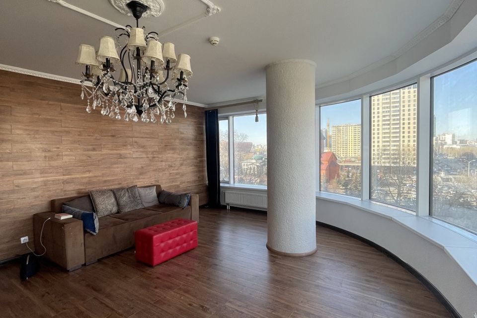 Сдаётся 2-комнатная квартира, 85 м²
