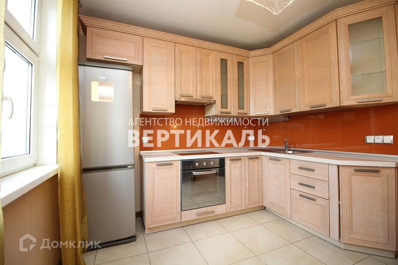 Сдаётся 4-комнатная квартира, 112 м²