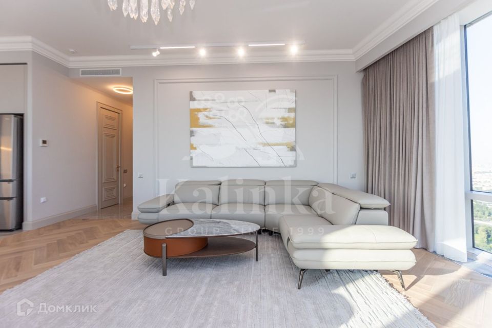 Продаётся 5-комнатная квартира, 160 м²
